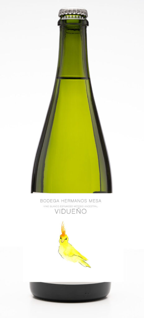 botella de vino espumoso ancestral vidueño de Bodega Hermanos Mesa